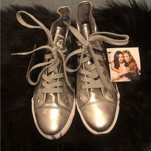 Derèon Silver High Top Converse-style Sneakers, women’s size 8